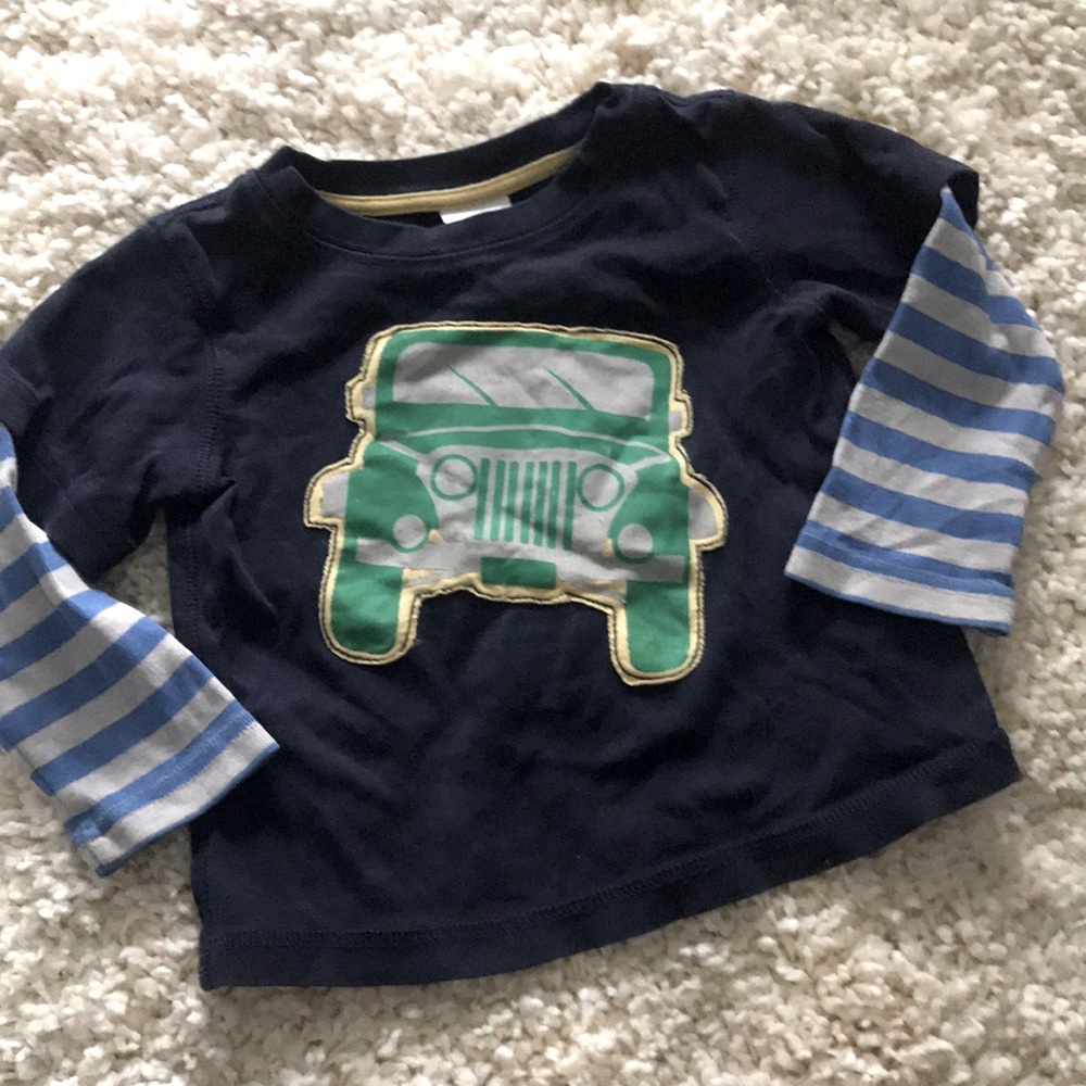 🚙 3/$20 Hanna Andersson navy green truck top 80 dnr